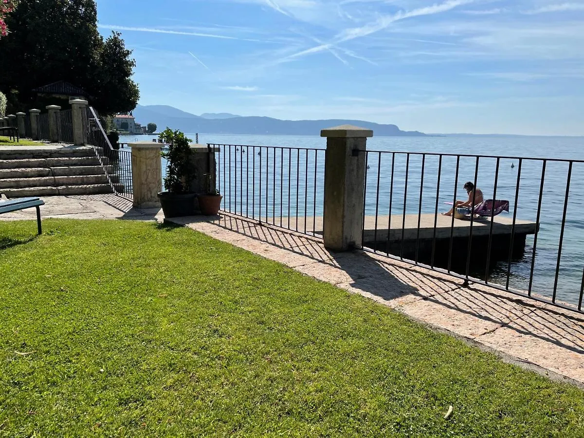 Bethel House Aparthotel Gardone Riviera