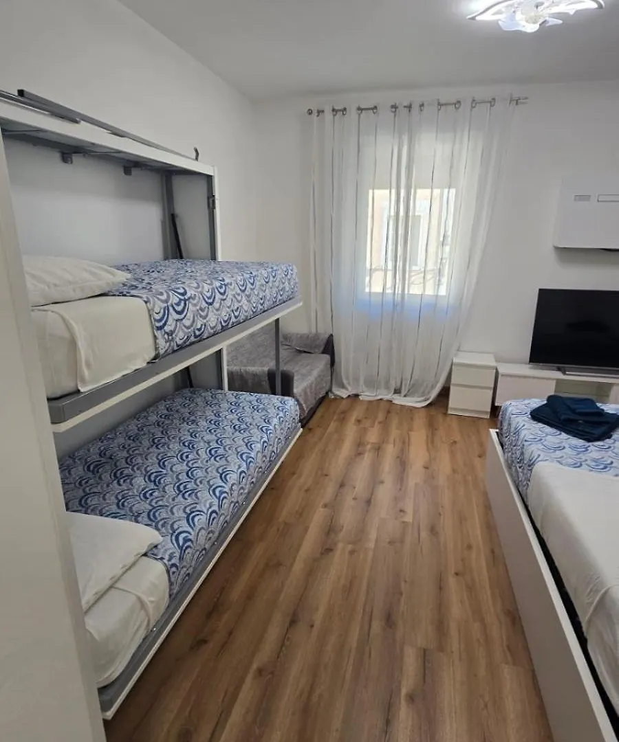 Bethel House Aparthotel Gardone Riviera 0*,  Italy