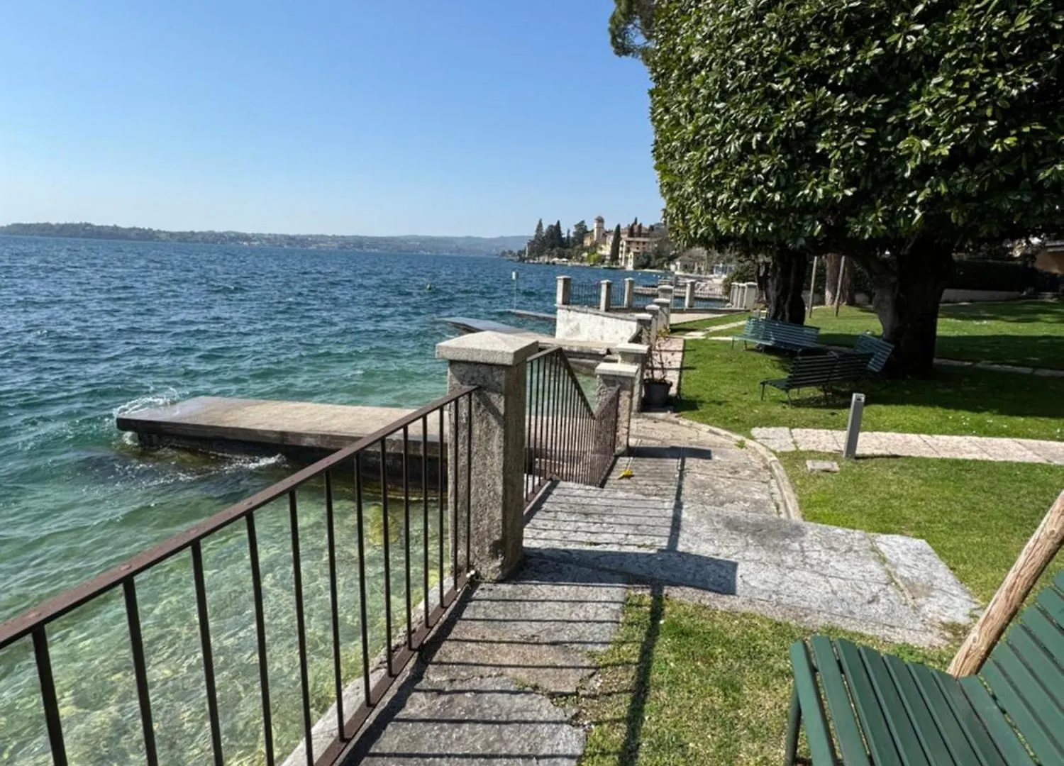 Bethel House Aparthotel Gardone Riviera
